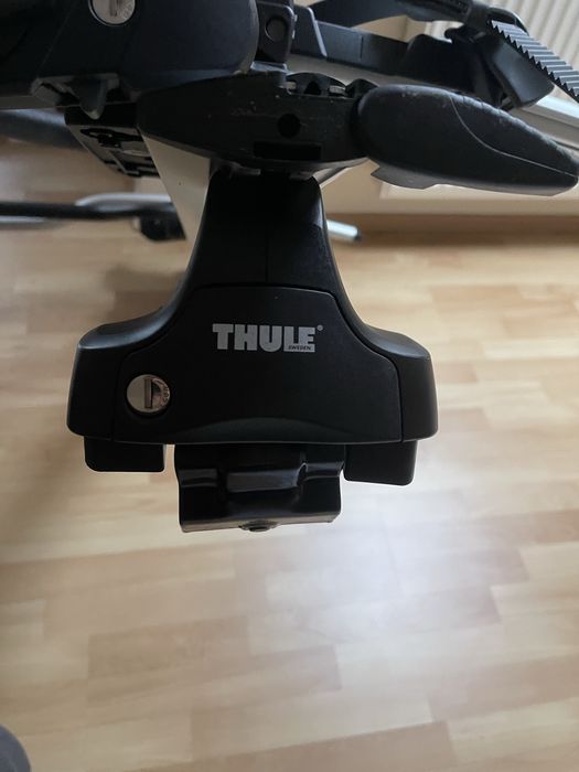 Bagażnik Thule Wingbar + zestaw dopasowujacy Skoda Rapid Spaceback