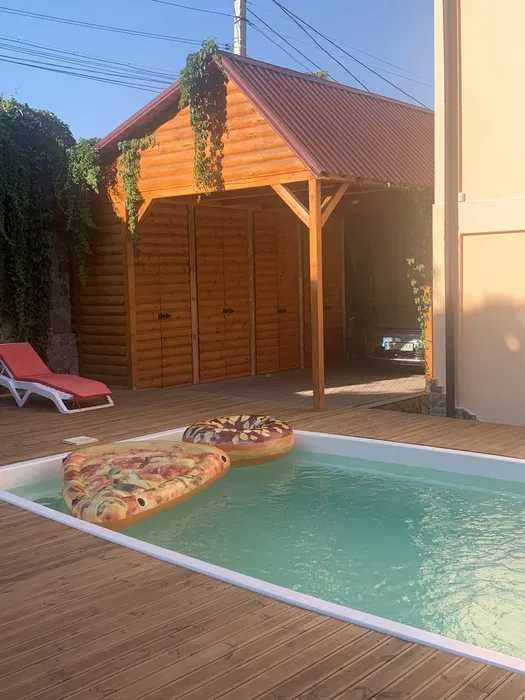 Дом в в Черноморке 4.5 сот. 2 эт. 150кв.м. бассейн, сауна баня.