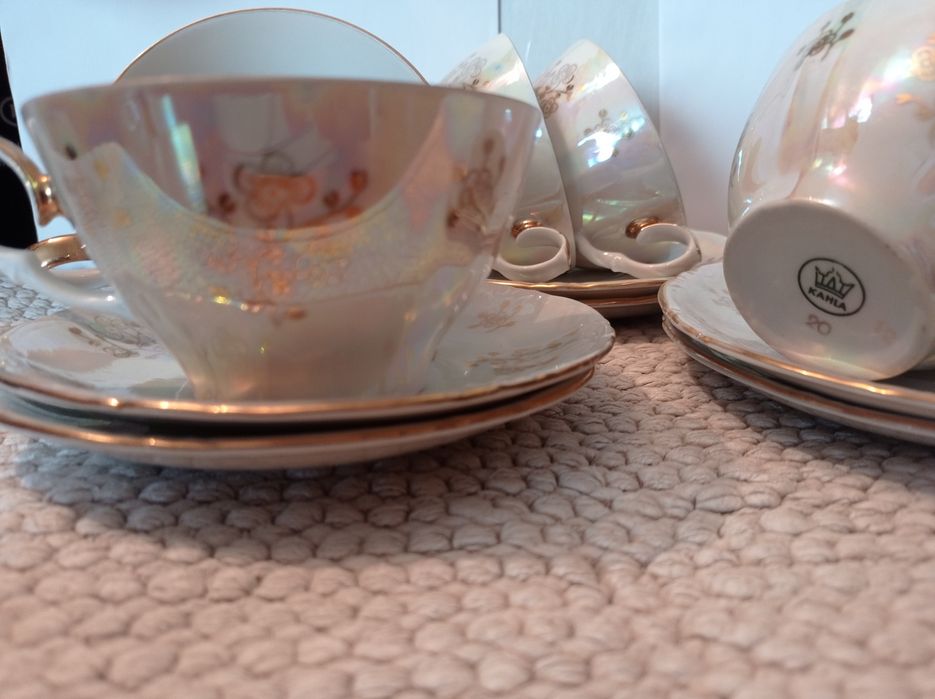 Чайні чашки і блюдця