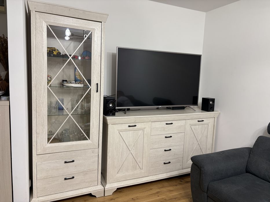 Meble do salonu 210 cm – komoda + witryna, jasne drewno, Stylowe meble