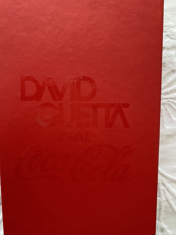 Garrafa Coca Cola David Guetta com caixa edição especial 2012