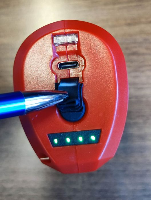 Ładowarka Power bank z QC3 adapter USB Milwaukee M12