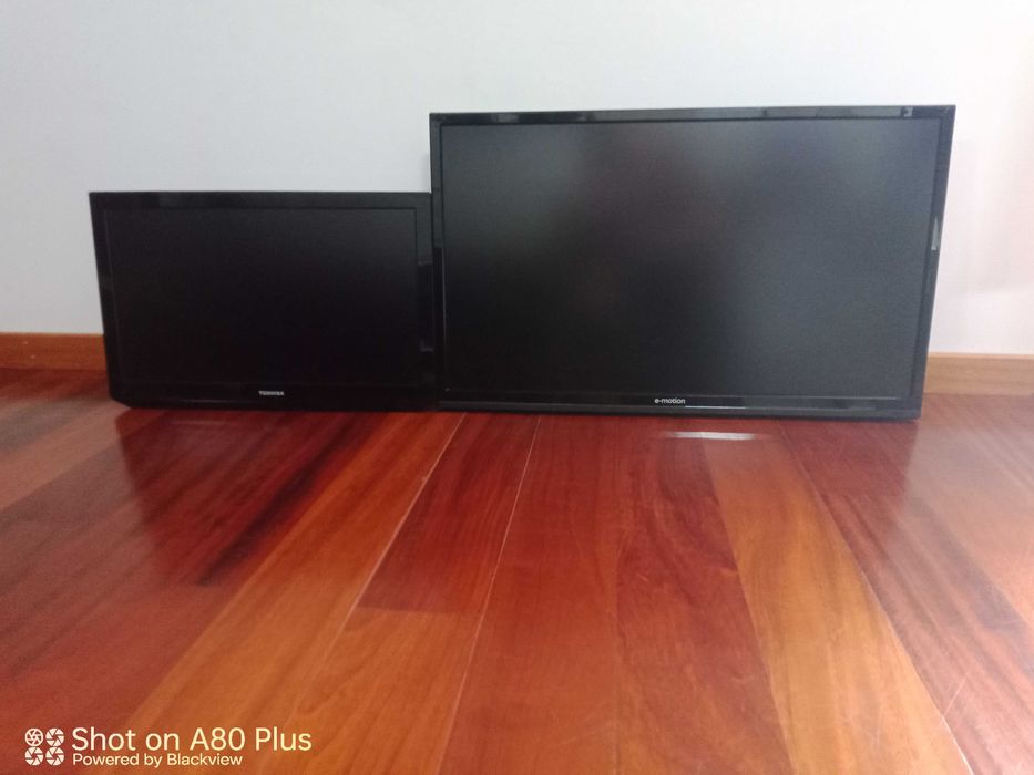 Duas TVs a funcionar