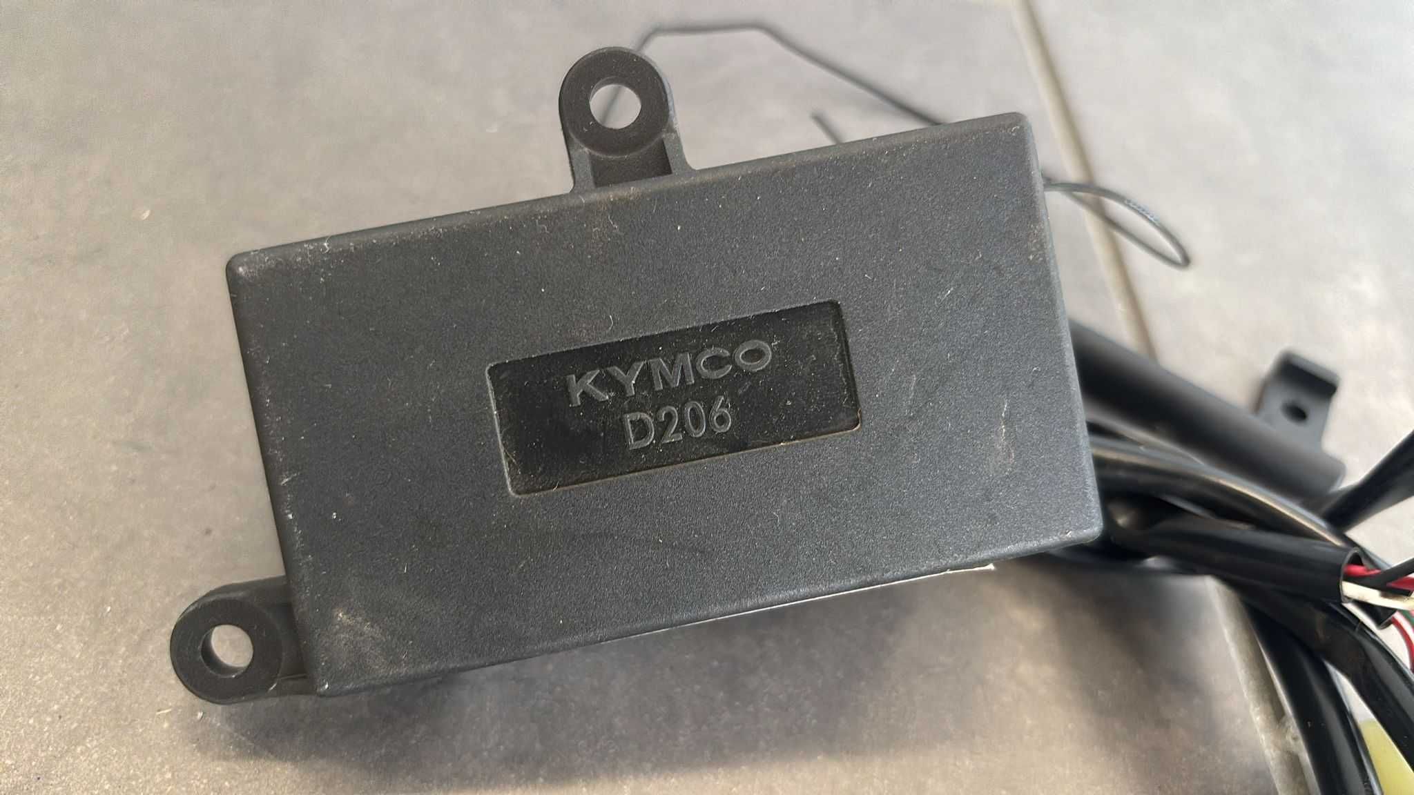 Moduł Sterujący Włącznika Zapłonu+2x Pilot Kymco AK 550. 17-23 [1026]