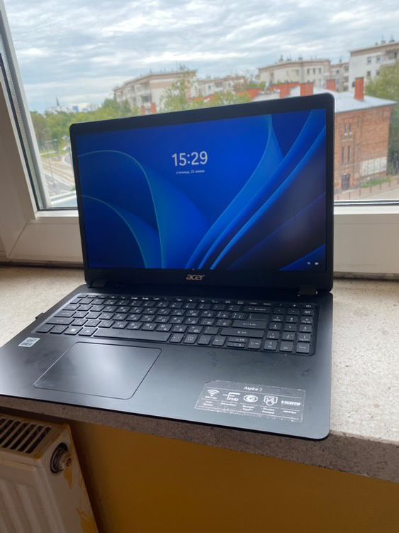 Sprzedam laptop Acer Aspire 3 A315-56 w dobrym stanie.