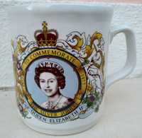 Caneca em loiça da rainha Elisabeth II de Inglaterra