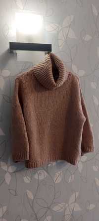 Gruby sweter z kolnierzem