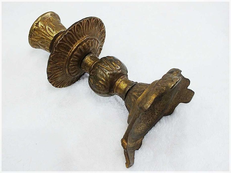 Stary świecznik pojedynczy z mosiądzu 11cm Mosiądz