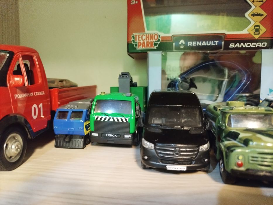 Продам машинки хороший стан