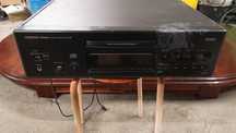 Odtwarzacz CD . Onkyo DX 706