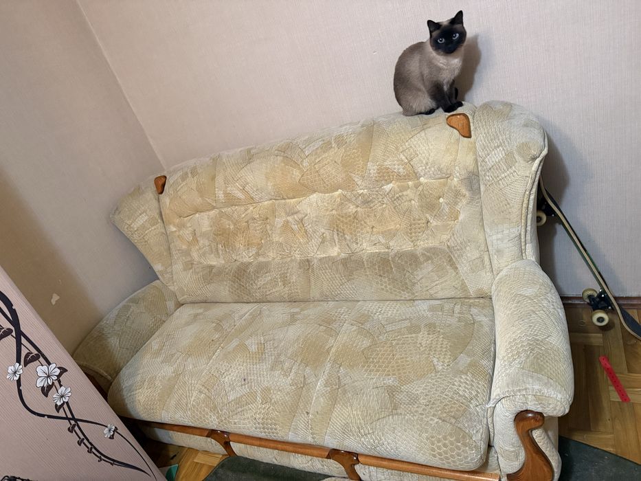 Продам диван и кресла