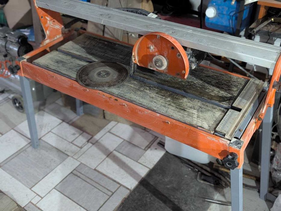 Електричний плиткоріз