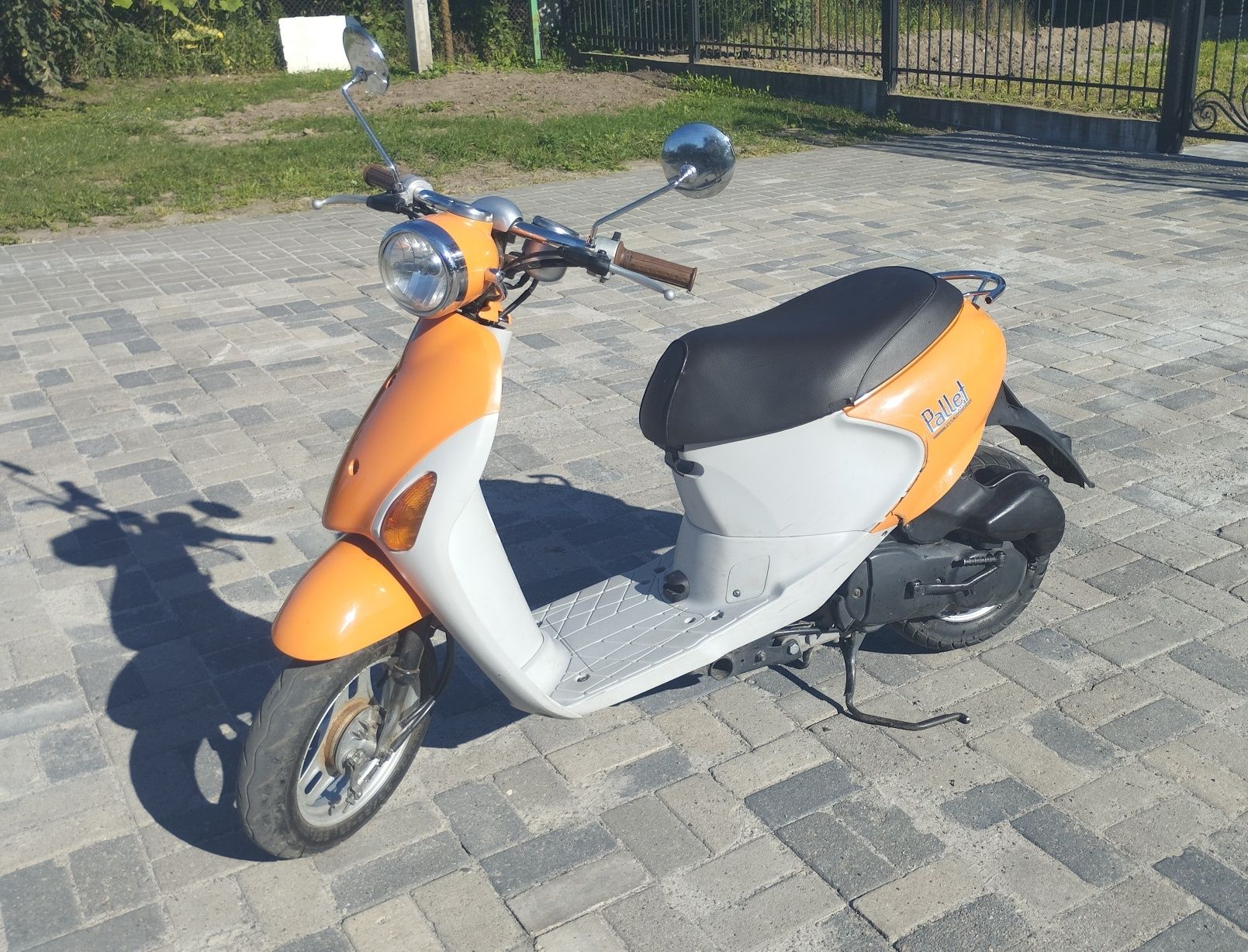 Скутер Suzuki let's 4 pallet