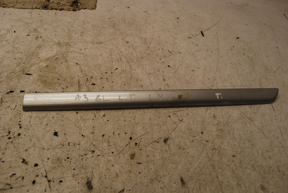 LISTWA BŁOTNIKA LEWY TYŁ AUDI A3 8L 3D LY7W/ LY5K/ LY1C/ LY5M/ LZ9W