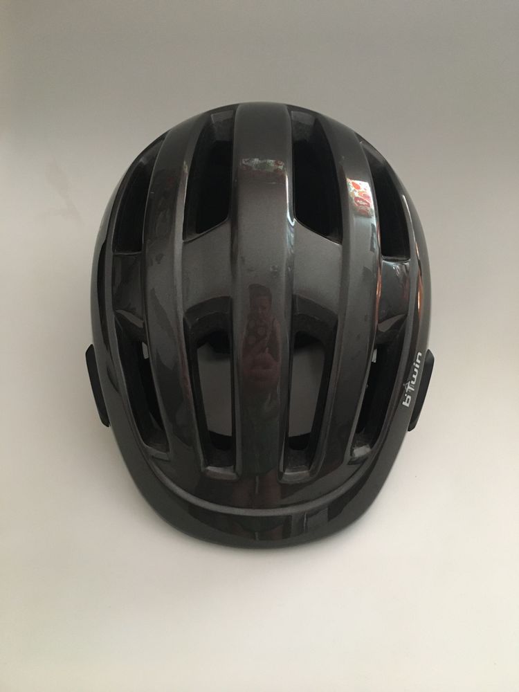 Capacete B’Twin ventilado com luz traseira para adulto