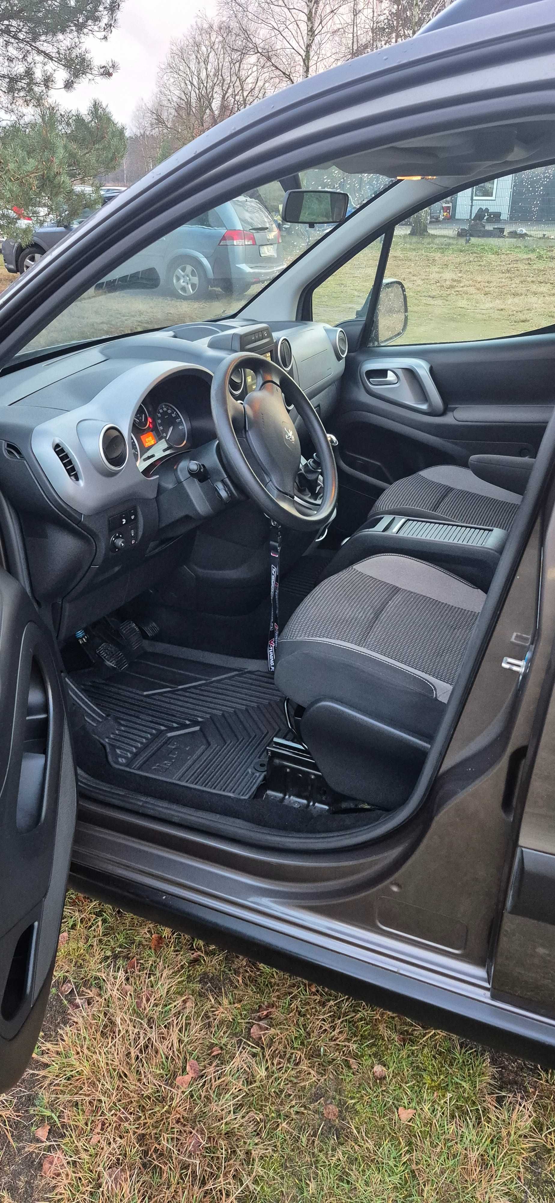 Peugeot Partner Lift Jak Nowy! Outdoor! Kamera! 6 BIEG 120KM! LED! Hak
