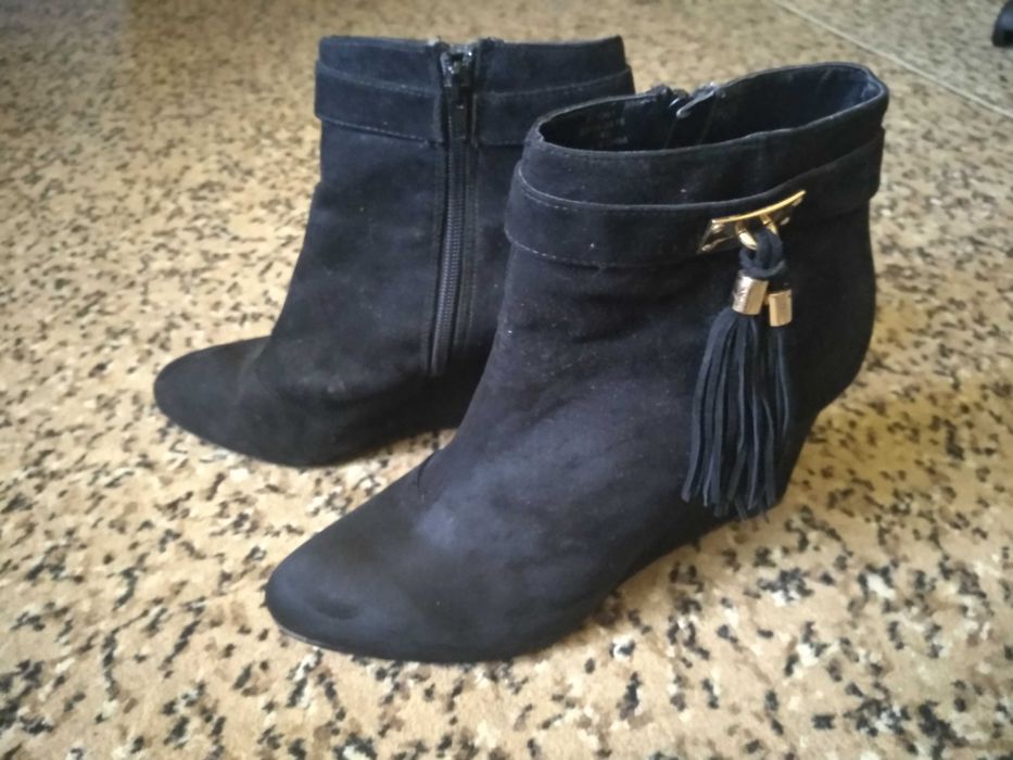 Ботильйони велюрові на танкетці (черевики на півчобітки) р.39