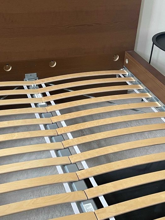 Łóżko Malm 140 x 200 ciemny brąz