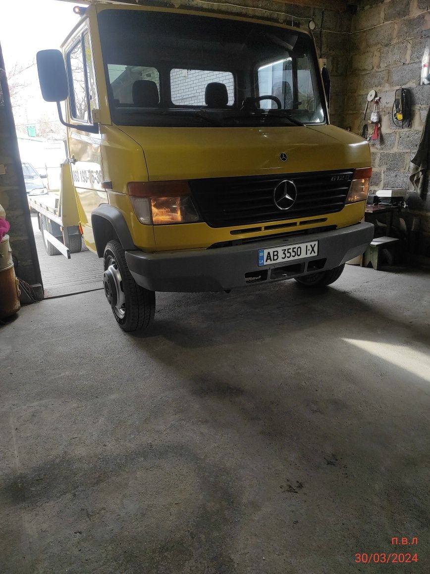 Mercedes Benz Vario Евакуатор .