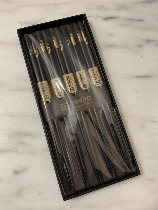 Pauzinhos Tokyo Design Studio