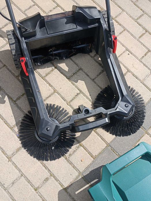 Sprzedam prawie nie używaną zamiatarkę akumulatorową Parkside
