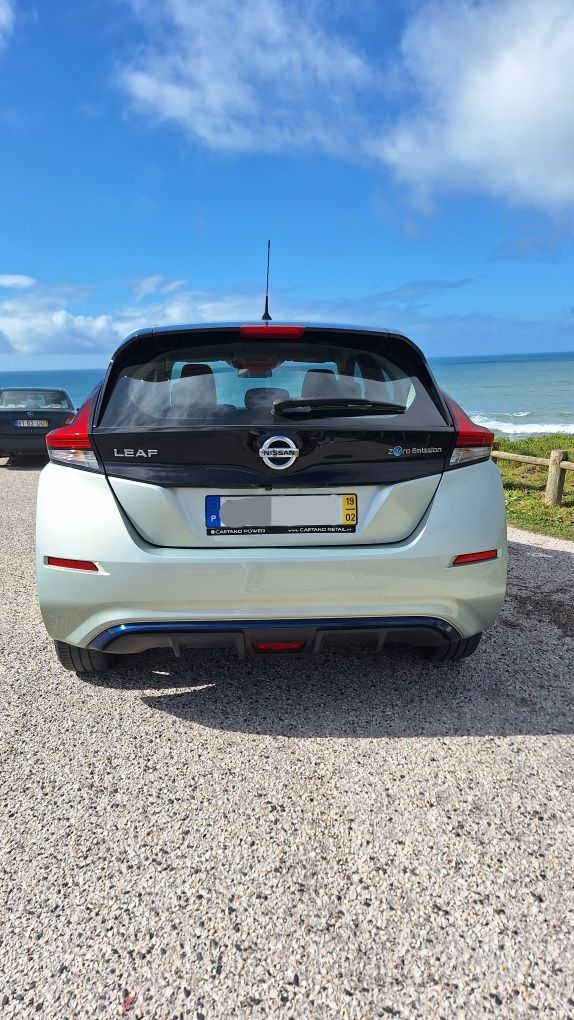 Carro Nissan Leaf 100% Elétrico