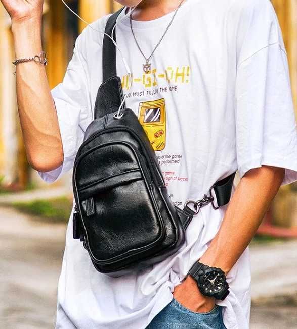 Чоловіча мужская черная кожаная сумка бананка слинг на груди барсетка