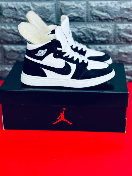 Кожаные кроссовки зимние Nike Air Jordan Retro 1 / Найк Жордан Джордан