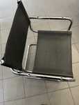 Krzesla do poczekalni kolor czarny stelarz inox