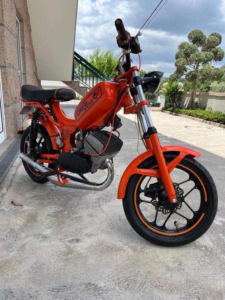 Casal Boss nova com motor novo Zumdap5 e leva o motor original extra .
