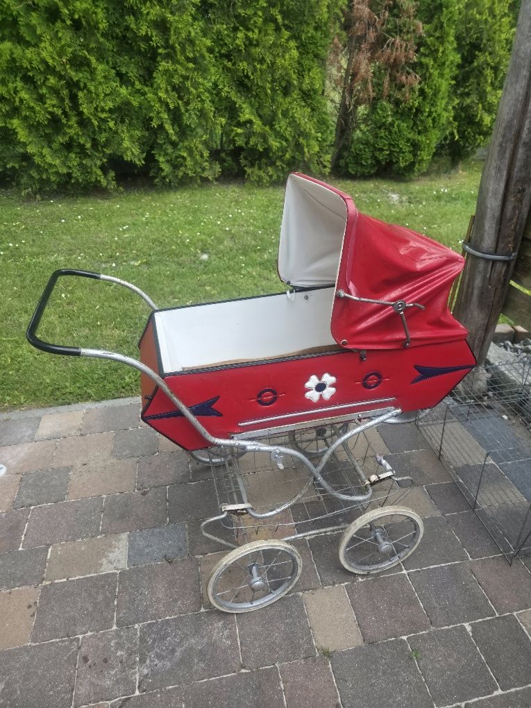 Wozek retro dla lalek  czasów PRL