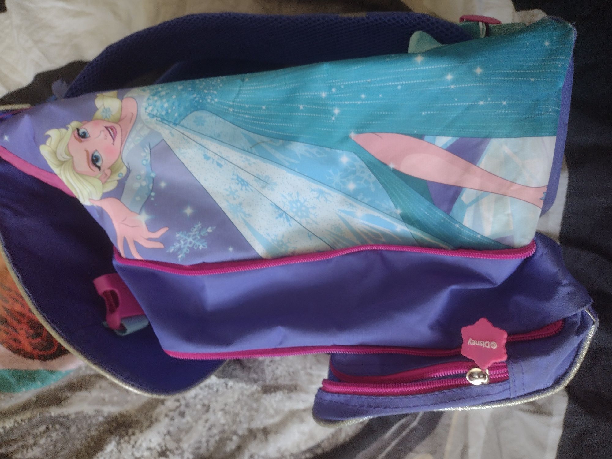 Duży szkolny plecak dla dziewczynki