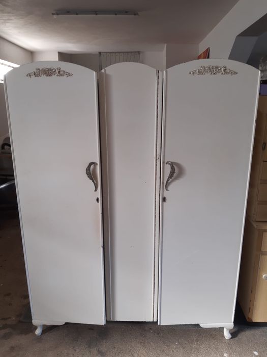 Roupeiro madeira lacada