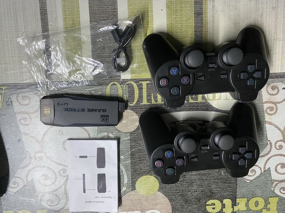 Game stick 4k 10000 jogos com 2 comandos por bluetooth