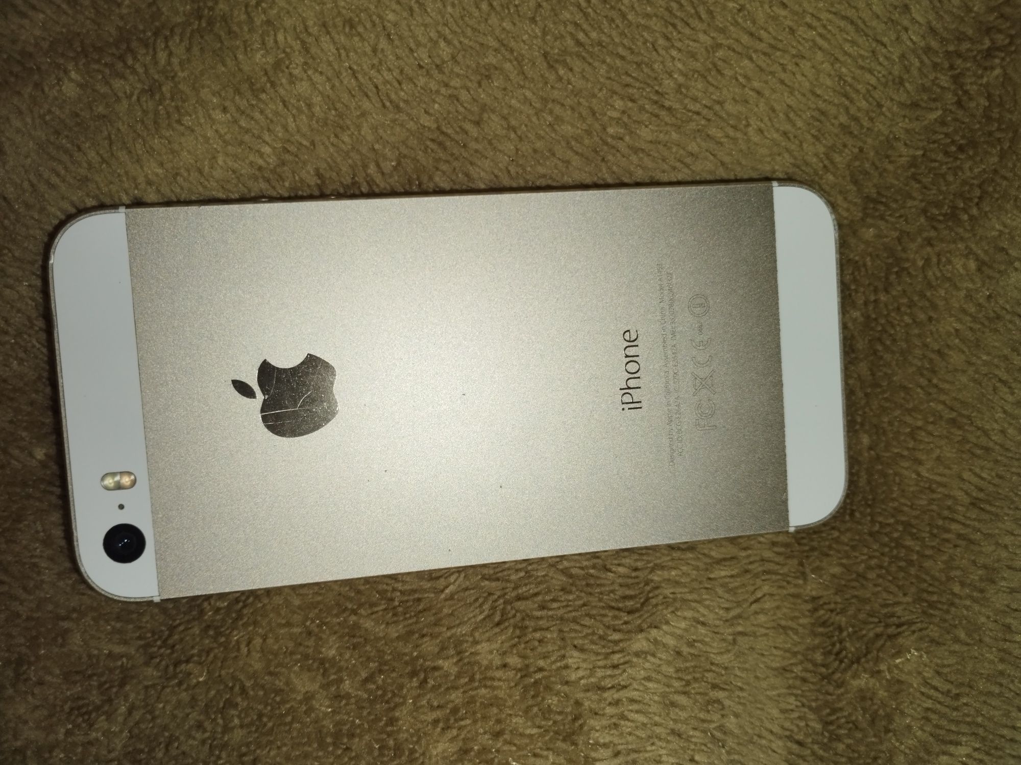 Продам неробочий 5s