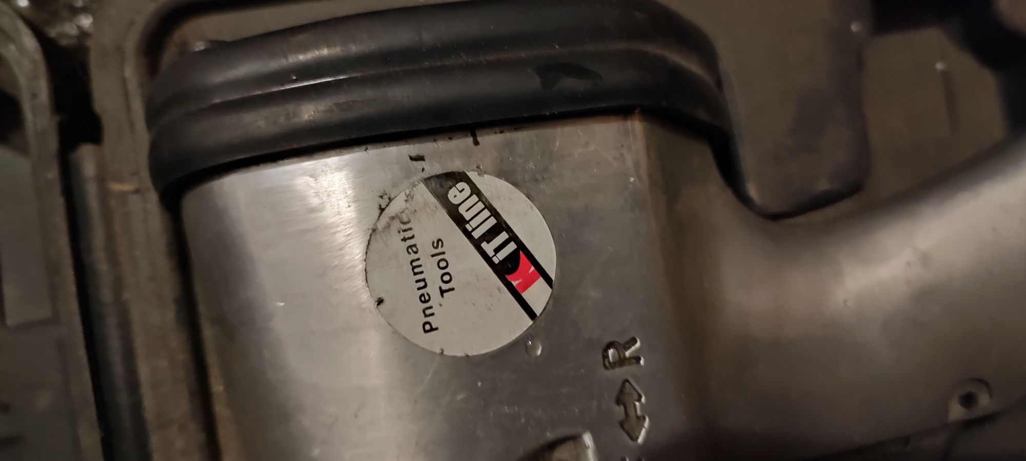 Młot pneumatyczny do sprężarek