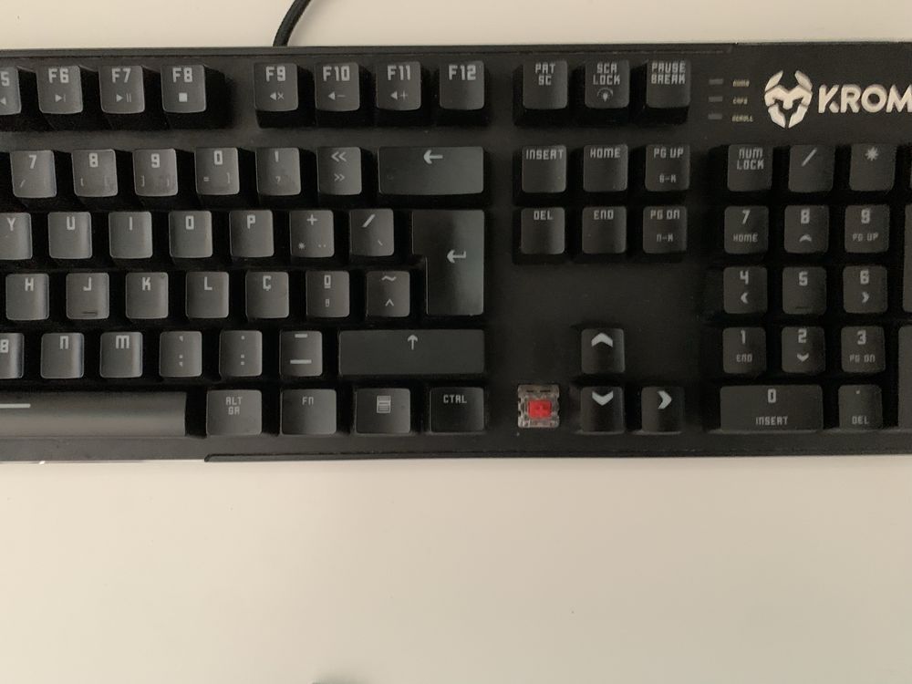 Teclado mecanico Red Switch Krom Kael