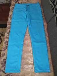 Jeansy o błękitnym kolorze Kaap Ahi