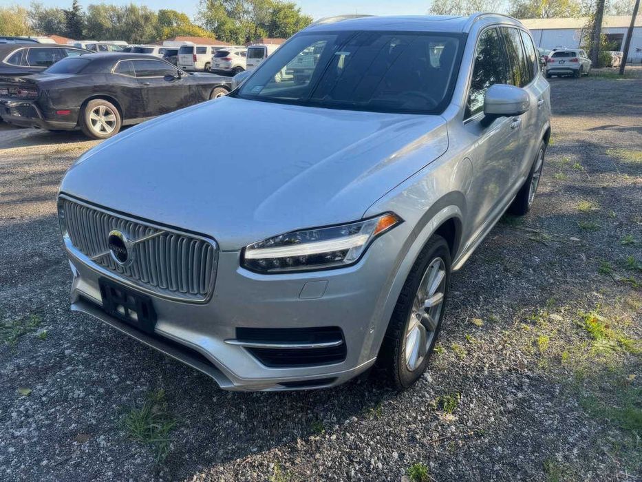 Volvo XC90 T8      2017