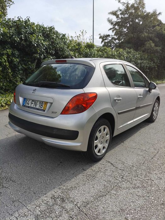 Peugeot 207 1.4 gasolina 2008