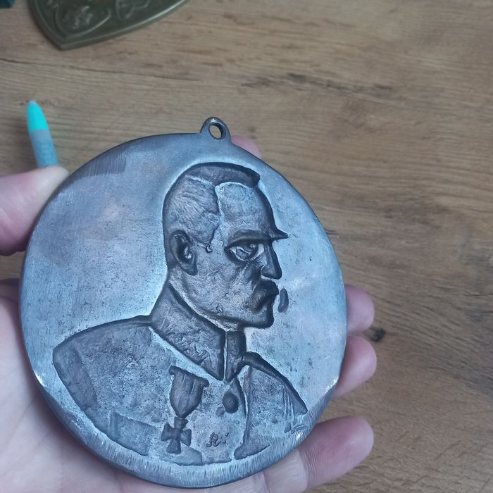 Płaskorzeźby Józefa Piłsudskiego sygnowana brąz