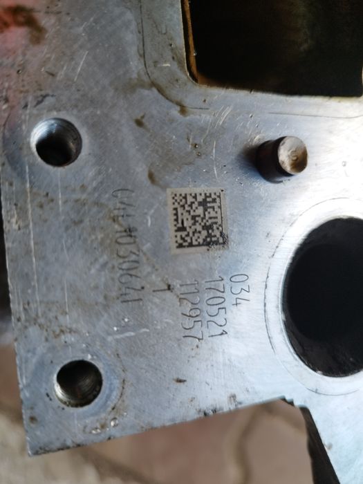 Głowica silnika 1.6 DGT  DGTA Skoda Volkswagen Audi 04l103064f