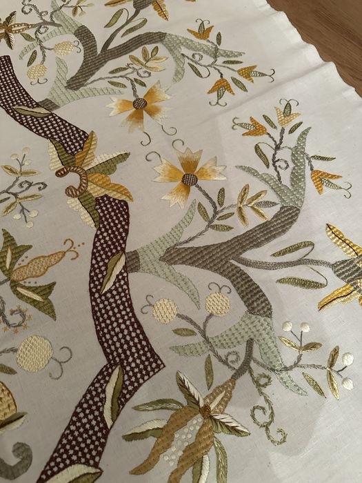 Bordado castelo branco