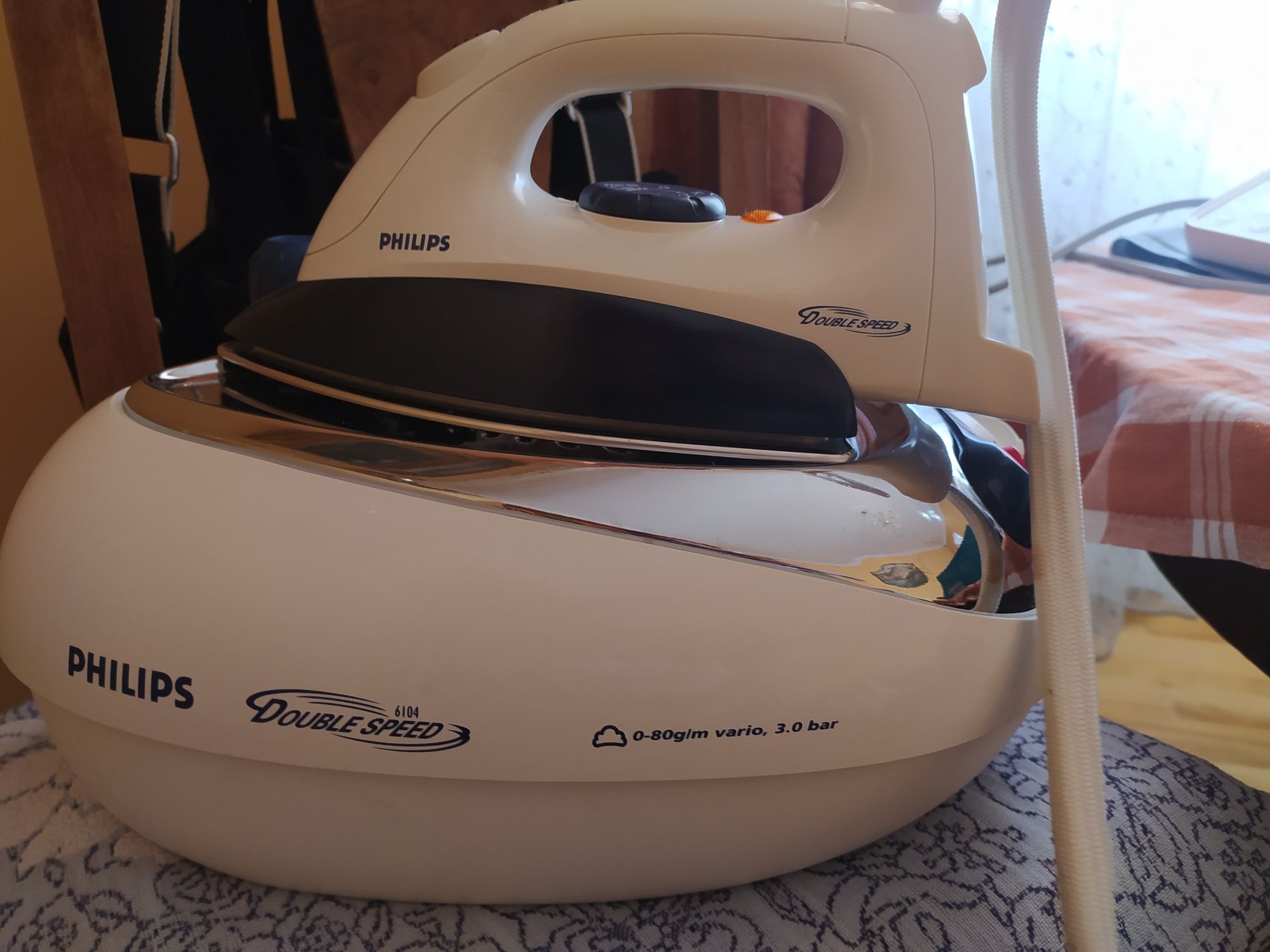 Праска Philips з парогенератором,GC6104.