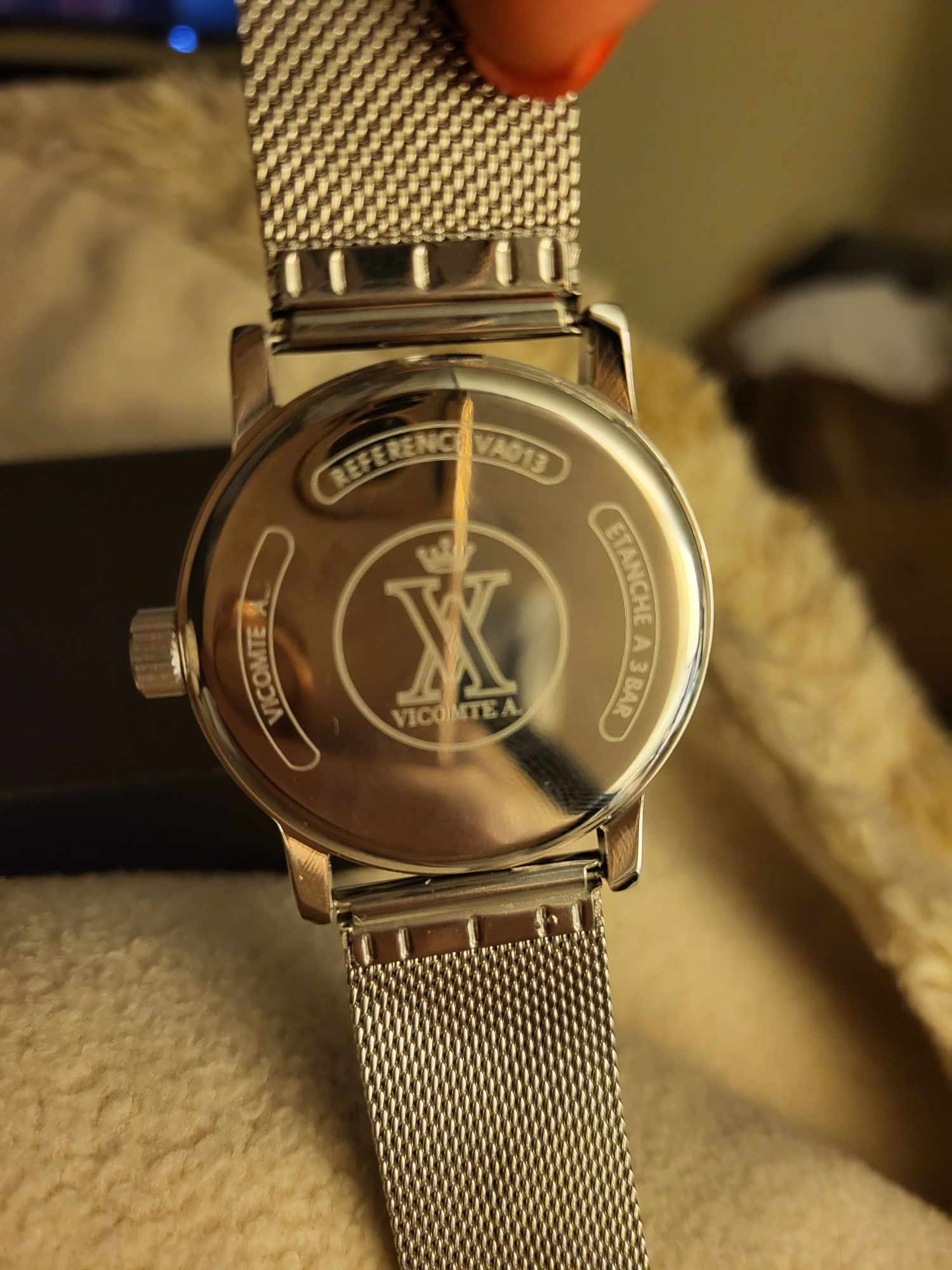 Zegarek na srebrnej bransoletę Vicomte A