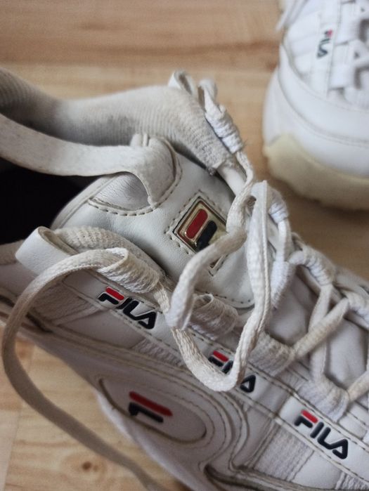 Sneakersy Fila 39 białe damskie buty modne adidasy