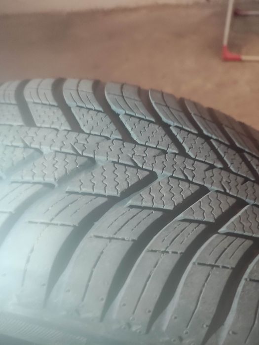 Wielosezonowe opony Nexen 185/60R15