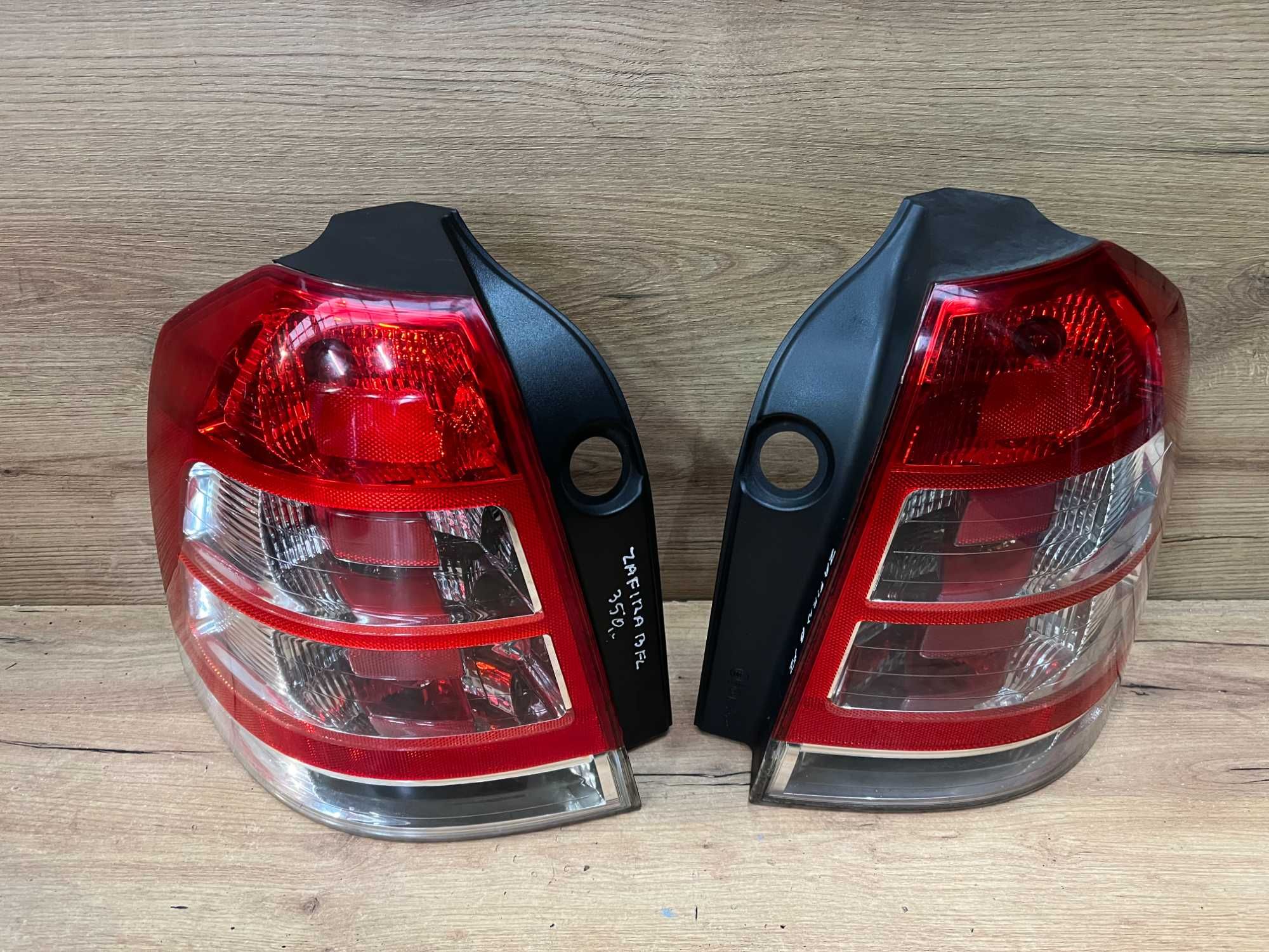 Lampa/reflektor tylny lewy prawy Opel Zafira B lift