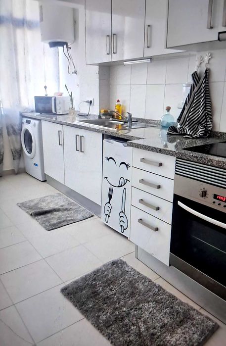 Quarto para arrendar em sacavem