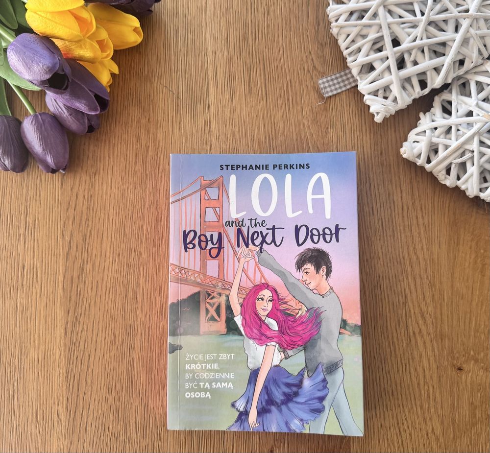Lola and the boy next door S. Perkins